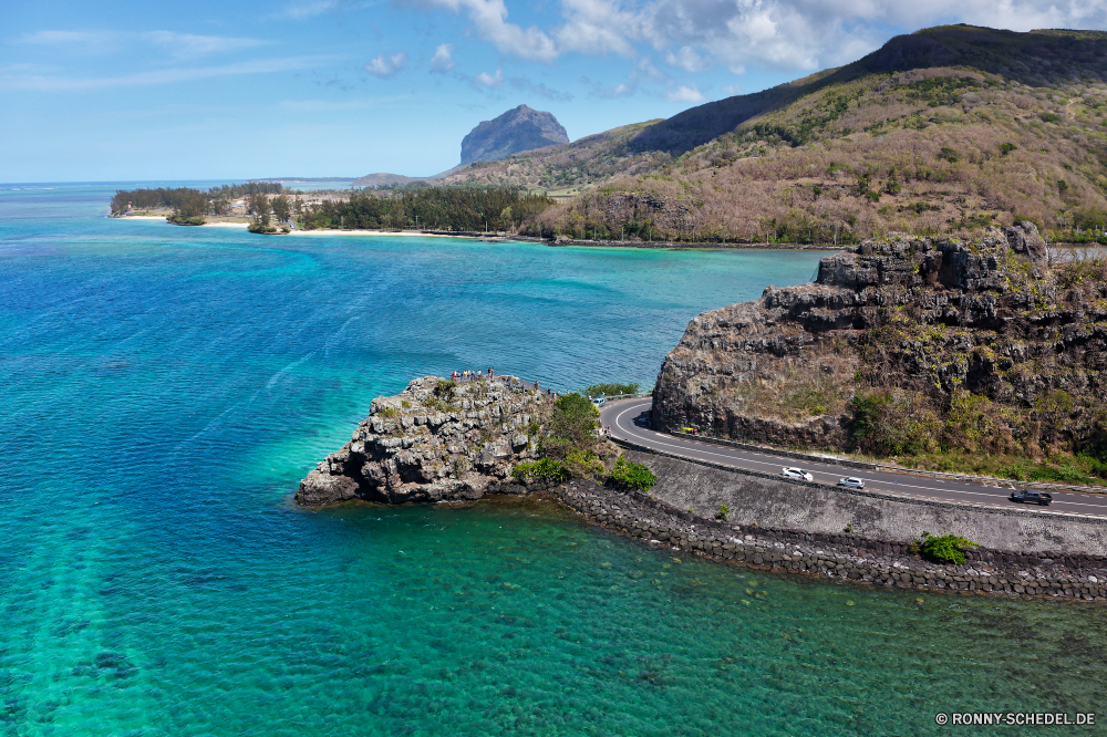 Mauritius Vorgebirge natürliche Höhe Meer geologische formation Küste Strand Wasser Landschaft Ozean Küste Ufer Reisen Bucht Insel Berg Fels Himmel Urlaub Baum landschaftlich Klippe Sonne Sommer Kap Hügel Küstenlinie Urlaub Tourismus Sand felsigen Paradies im freien Welle Wolke Wellen seelandschaft Tropischer am Meer Felsen Szene Tourist Stein Berge sonnig Szenerie Panorama Park Entspannen Sie sich im freien Stadt Küste ruhige Surf klar Barrier Wald Ziel Wolken Horizont Pazifik Kiefer Boot Wetter idyllische Stadt Erholung See Palm Entspannung Spitze Urlaub Süden friedliche Pflanze Resort nationalen Wahrzeichen Sonnenuntergang romantische Bäume Klippen Tag Lagune Meeresküste hoch malerische Dam natürliche warm Licht Reflexion Architektur Obstruktion promontory natural elevation sea geological formation coast beach water landscape ocean coastline shore travel bay island mountain rock sky vacation tree scenic cliff sun summer cape hill shoreline holiday tourism sand rocky paradise outdoor wave cloud waves seascape tropical seaside rocks scene tourist stone mountains sunny scenery panorama park relax outdoors city coastal tranquil surf clear barrier forest destination clouds horizon pacific pine boat weather idyllic town recreation lake palm relaxation peak vacations south peaceful plant resort national landmark sunset romantic trees cliffs day lagoon seashore high picturesque dam natural warm light reflection architecture obstruction