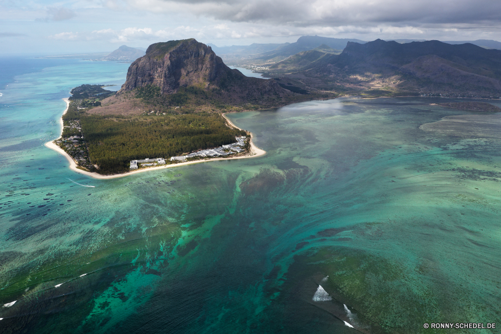 Mauritius Vorgebirge natürliche Höhe geologische formation Ozean Landschaft Meer Küste Wasser Strand Berg Reisen Küste Klippe Himmel landschaftlich Bucht Tourismus Fels Sommer Ufer Insel Sand Wellen Urlaub im freien Berge Sonne Baum Szenerie Körper des Wassers Welle Felsen See Küstenlinie Pazifik Urlaub Hügel felsigen im freien Wolke sonnig Tropischer Wolken Surf Küste Horizont Fluss Paradies Park Panorama Stein Tourist natürliche Umgebung Spitze seelandschaft Szene Kap Tag Erholung am Meer Boot ruhige Türkis Klippen Gras Urlaub bewölkt Stadt friedliche Wetter Wildnis Meeresküste Kiefer warm entspannende romantische Wald promontory natural elevation geological formation ocean landscape sea coast water beach mountain travel coastline cliff sky scenic bay tourism rock summer shore island sand waves vacation outdoor mountains sun tree scenery body of water wave rocks lake shoreline pacific holiday hill rocky outdoors cloud sunny tropical clouds surf coastal horizon river paradise park panorama stone tourist natural environment peak seascape scene cape day recreation seaside boat tranquil turquoise cliffs grass vacations cloudy city peaceful weather wilderness seashore pine warm relaxing romantic forest