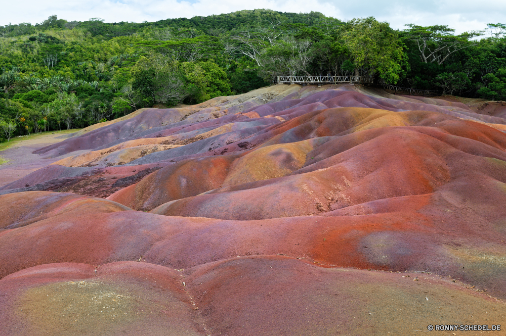 Mauritius Landschaft Wüste Sand Ziegeldach Schlucht Reisen Berg Dach Park Himmel nationalen Fels Knoll im freien Berge Baum landschaftlich Tourismus Schutzüberzug Fliese Düne Szenerie Tal Stein Klippe Sandstein trocken Wildnis Boden Hügel Aushöhlung Sonne Orange Felsen im freien Bildung Wolken Bespannung Erde Sommer natürliche Straße Land Arid Geologie Abenteuer Umgebung Urlaub Gras Wald gelb Hügel Westen Wandern Wolke heiß Südwesten Farbe Sonnenuntergang Extreme Szene Klima Reise außerhalb Wasser Feld Insel Gelände Spitze Bereich Panorama Bedachungen Sonnenaufgang Fluss Landschaft Tourist Horizont Bäume Material Wild Boden Wunder sonnig Wärme Backstein Süden Pflanzen Braun Ökologie Bereich Tag Land landscape desert sand tile roof canyon travel mountain roof park sky national rock knoll outdoors mountains tree scenic tourism protective covering tile dune scenery valley stone cliff sandstone dry wilderness soil hill erosion sun orange rocks outdoor formation clouds covering earth summer natural road land arid geology adventure environment vacation grass forest yellow hills west hiking cloud hot southwest color sunset extreme scene climate trip outside water field island terrain peak area panorama roofing sunrise river countryside tourist horizon trees material wild ground wonder sunny heat brick south plants brown ecology range day country