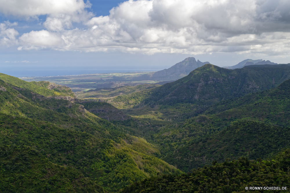 Mauritius Hochland Bereich Berg Landschaft Berge Himmel Reisen Tal Wald Szenerie Schnee Wolken Tourismus Fels Wolke Fluss Wasser Baum Gras See Wildnis Park nationalen Sommer Spitze landschaftlich im freien Hügel hoch Bäume Panorama Umgebung Hügel im freien Wandern Stein Felsen Entwicklung des ländlichen Szene Alpen Vulkan übergeben Urlaub geologische formation sonnig natürliche Höhe Spitzen Land Landschaft natürliche ruhige Straße Horizont Sonne Landschaften Tag Sonnenschein friedliche Schlucht Wiese Hochland Alpine Herbst felsigen Ruhe Alp Gletscher Land Grat Wild Mount Klettern Feld bewölkt Nach oben Insel Klippe Wetter fallen Wahrzeichen Öffnen Schlucht Frühling highland range mountain landscape mountains sky travel valley forest scenery snow clouds tourism rock cloud river water tree grass lake wilderness park national summer peak scenic outdoors hill high trees panorama environment hills outdoor hiking stone rocks rural scene alps volcano pass vacation geological formation sunny natural elevation peaks land countryside natural tranquil road horizon sun scenics day sunshine peaceful canyon meadow highlands alpine autumn rocky calm alp glacier country ridge wild mount climbing field cloudy top island cliff weather fall landmark open ravine spring