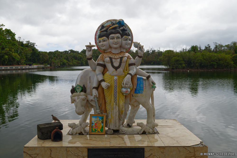 Mauritius Tempel Statue Religion Kultur Skulptur Antike Gott religiöse traditionelle Orientalische Reisen Gottesdienst Tourismus Kunst Osten Architektur spirituelle Gold Park Geschichte China Tradition alt Frieden beten Meditation glauben Spiritualität Darm-Trakt Gesicht Bangkok Palast Antik Golden Weltanschauung Denkmal historischen Gebet heilig Wasser gelassene Dekoration berühmte Kirche Tourist Stein heilig Insel Himmel Ruhe historische Kopf Wache Gebäude verzieren im freien Sommer Symbol friedliche Schnitzerei Urlaub ruhige bunte Urlaub Ozean Struktur Kloster Schrein meditieren beten Grand in der Nähe Bronze Meer Farbe Wahrzeichen Symbol Porträt temple statue religion culture sculpture ancient god religious traditional oriental travel worship tourism art east architecture spiritual gold park history china tradition old peace pray meditation faith spirituality tract face bangkok palace antique golden belief monument historic prayer holy water serene decoration famous church tourist stone sacred island sky calm historical head guard building ornate outdoors summer symbol peaceful carving vacation tranquil colorful holiday ocean structure monastery shrine meditating praying grand near bronze sea color landmark icon portrait