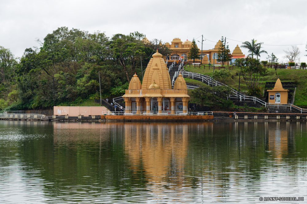 Mauritius Bootshaus Gebäude Schuppen Wasser Nebengebäude Fluss Architektur Himmel See Stadt Anlegestelle Reisen Struktur Geschichte Palast Tourismus Kanal Tempel Haus Wahrzeichen Landschaft alt Unterstützung Reflexion Brücke Park Körper des Wassers Boot Baum historischen Turm Antike Sommer Gerät Tourist berühmte Urlaub Teich Stadt Kirche Meer Urban Villa Wolken Ufer Denkmal Kanal Religion landschaftlich Residenz im freien Kultur Schloss Kathedrale historische aussenansicht Insel Urlaub Sonnenuntergang Sonne Skyline Hauptstadt Wolke Stadtansicht Stein Berg Erbe Fels Ozean religiöse Holz Ruhe ruhige Küste Bäume Wald Kuppel Boote Dach Attraktion Panorama Gebäude Tag boathouse building shed water outbuilding river architecture sky lake city pier travel structure history palace tourism channel temple house landmark landscape old support reflection bridge park body of water boat tree historic tower ancient summer device tourist famous vacation pond town church sea urban villa clouds shore monument canal religion scenic residence outdoors culture castle cathedral historical exterior island holiday sunset sun skyline capital cloud cityscape stone mountain heritage rock ocean religious wood calm tranquil coast trees forest dome boats roof attraction panorama buildings day