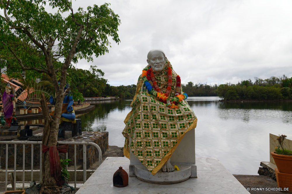 Mauritius Wasser Boot See Fluss Urlaub Reisen Stadt im freien Himmel Landschaft Tourist Komiker Tourismus Sommer Meer Architektur Person Angeln Reflexion Gebäude Berg Szene Tempel Ufer Ozean Performer Baum Park landschaftlich Küste Boote Entspannung Fischer Ruhe Urlaub Urban Entertainer Insel am Wasser Haus ruhige Holz Wald Teich Reisender Strand Brücke friedliche im freien alt Anlegestelle Bucht Stadt Entspannen Sie sich Schiff Sonnenuntergang Turm Schiff Fels Resort außerhalb Tropischer Stadtansicht Paddel Freizeit Wahrzeichen Erholung Sonne Kanal Reflexionen am See Hafen Skyline Orientalische idyllische berühmte Berge Fisch Bäume water boat lake river vacation travel city outdoors sky landscape tourist comedian tourism summer sea architecture person fishing reflection building mountain scene temple shore ocean performer tree park scenic coast boats relaxation fisherman calm holiday urban entertainer island waterfront house tranquil wood forest pond traveler beach bridge peaceful outdoor old pier bay town relax vessel sunset tower ship rock resort outside tropical cityscape paddle leisure landmark recreation sun canal reflections lakeside port skyline oriental idyllic famous mountains fish trees