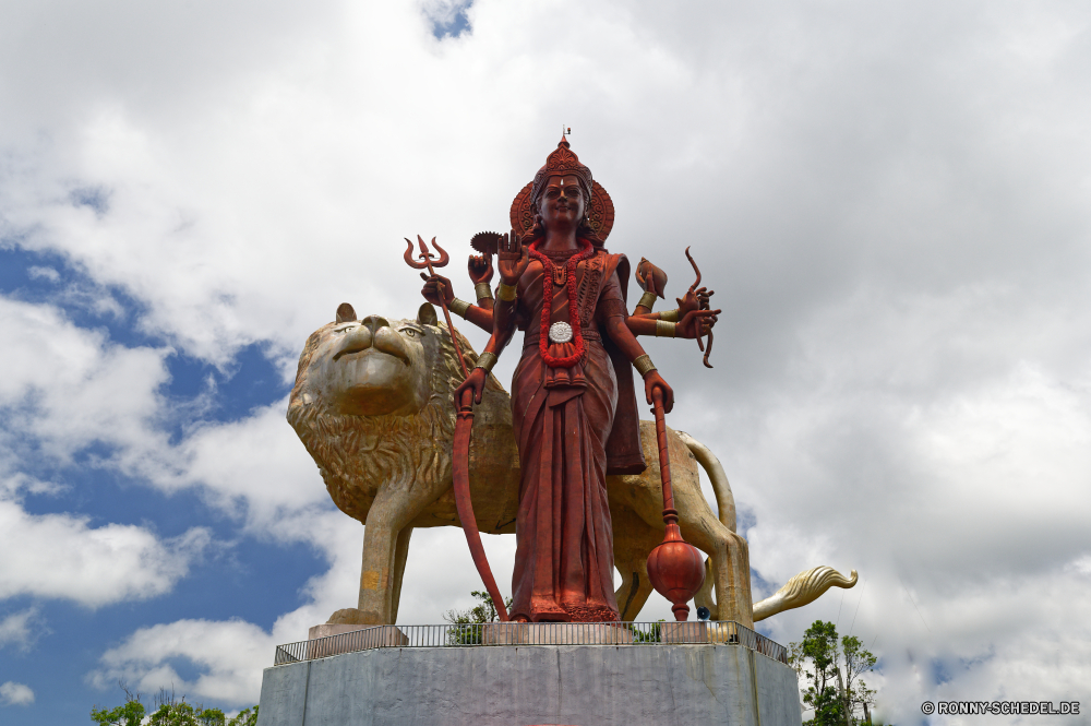 Mauritius Statue Tempel Park Architektur Denkmal Skulptur Religion Darm-Trakt Kultur alt Gold berühmte Geschichte Stadt Gebäude Platz Kirche Tourismus Himmel Antike St Reisen Kathedrale Wahrzeichen Kuppel Golden Kunst howdah St. Hauptstadt Basil Gott Palast Kreuz Orthodoxe historischen Brunnen Gottesdienst Bronze Sitz Struktur Museum Symbol spirituelle religiöse Stein Basilikum-s traditionelle glauben Backstein historische Osten Tradition aussenansicht Unterstützung Frieden Turm König Gebet Tourist Meditation Pferd Antik Platz beten gelassene Gesicht Weltanschauung heilig Gedenkstätte Zentrum Farbe verzieren Kuppel architektonische Orientalische China Gerät Stadt Dekoration Detail statue temple park architecture monument sculpture religion tract culture old gold famous history city building square church tourism sky ancient st travel cathedral landmark dome golden art howdah saint capital basil god palace cross orthodox historic fountain worship bronze seat structure museum symbol spiritual religious stone basil s traditional faith brick historical east tradition exterior support peace tower king prayer tourist meditation horse antique place pray serene face belief holy memorial center color ornate cupola architectural oriental china device town decoration detail