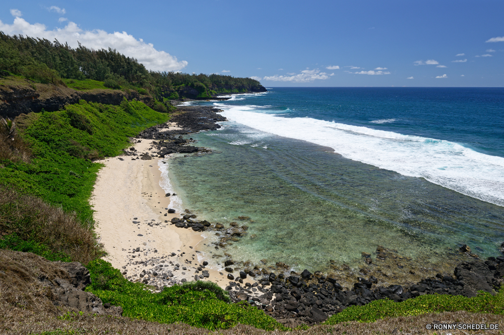 Mauritius Küstenlinie Meer Strand Ozean Wasser Landschaft Küste Himmel Küste Ufer Insel Reisen Sand Kap Urlaub am Meer Sommer Fels Berg landschaftlich Stein Urlaub Baum Sonne Barrier Felsen Tourismus Bucht Welle Wolke sonnig natürliche Höhe Tropischer im freien Fluss Klippe Paradies Wolken Sandbank Vorgebirge Wellen geologische formation Wald Hügel seelandschaft Meeresküste Entspannen Sie sich Szenerie Ziel Wellenbrecher Park klar Bar Szene Berge See Grat Entspannung felsigen friedliche Tourist ruhige Horizont Klippen Küste Surf am See natürliche Boot warm im freien Inseln Gras Türkis Tag Erholung Pazifik Steine Resort Körper des Wassers Obstruktion Bäume shoreline sea beach ocean water landscape coast sky coastline shore island travel sand cape vacation seaside summer rock mountain scenic stone holiday tree sun barrier rocks tourism bay wave cloud sunny natural elevation tropical outdoor river cliff paradise clouds sandbar promontory waves geological formation forest hill seascape seashore relax scenery destination breakwater park clear bar scene mountains lake ridge relaxation rocky peaceful tourist tranquil horizon cliffs coastal surf lakeside natural boat warm outdoors islands grass turquoise day recreation pacific stones resort body of water obstruction trees